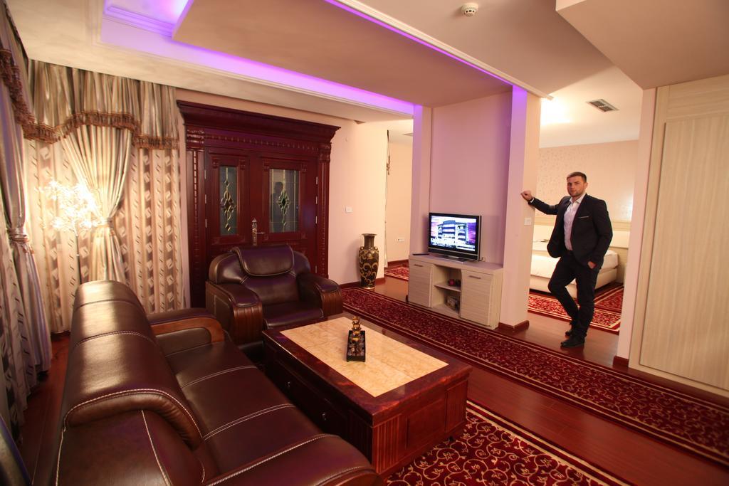 Hotel New Star Skopje Eksteriør billede