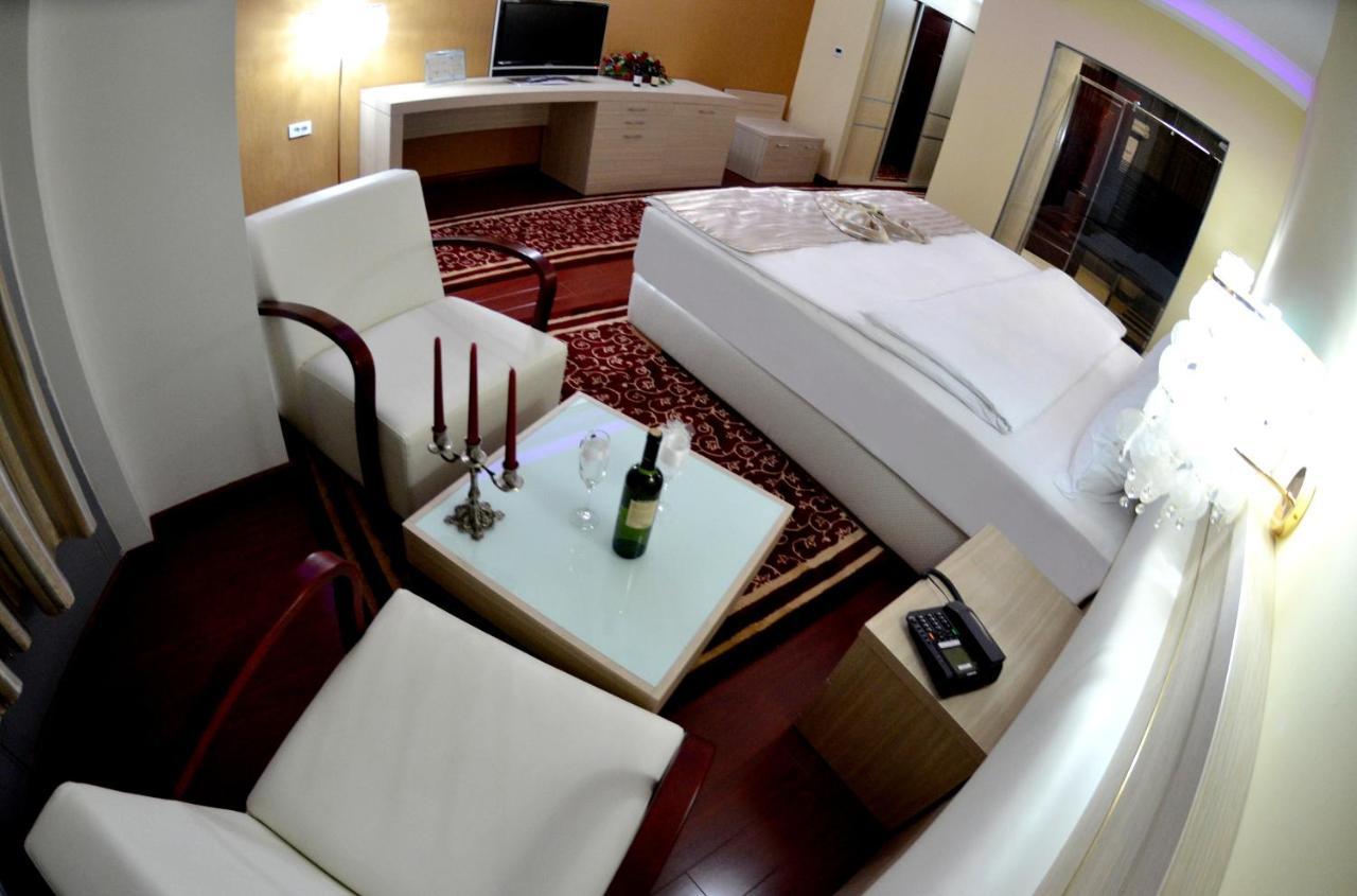 Hotel New Star Skopje Eksteriør billede