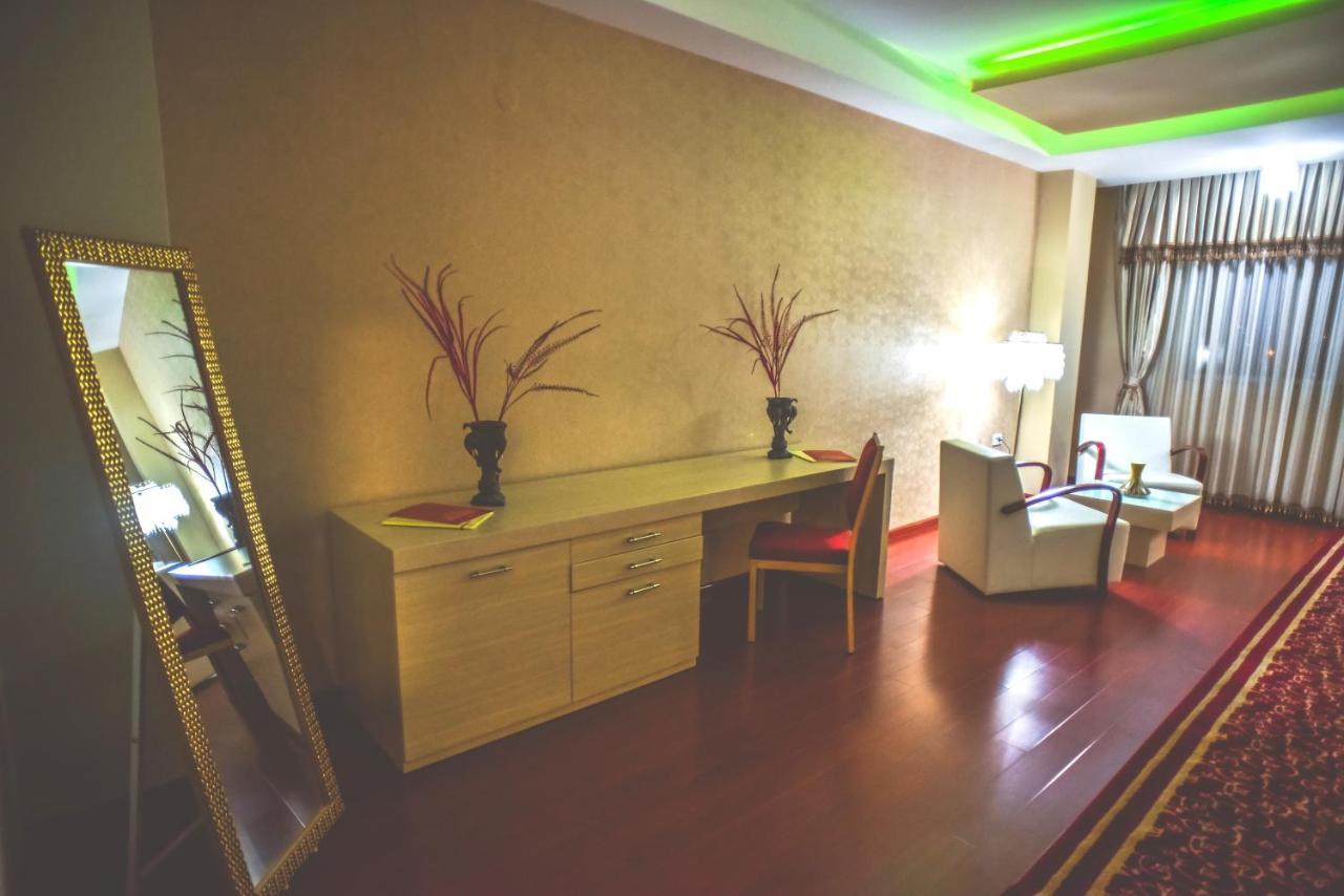 Hotel New Star Skopje Eksteriør billede