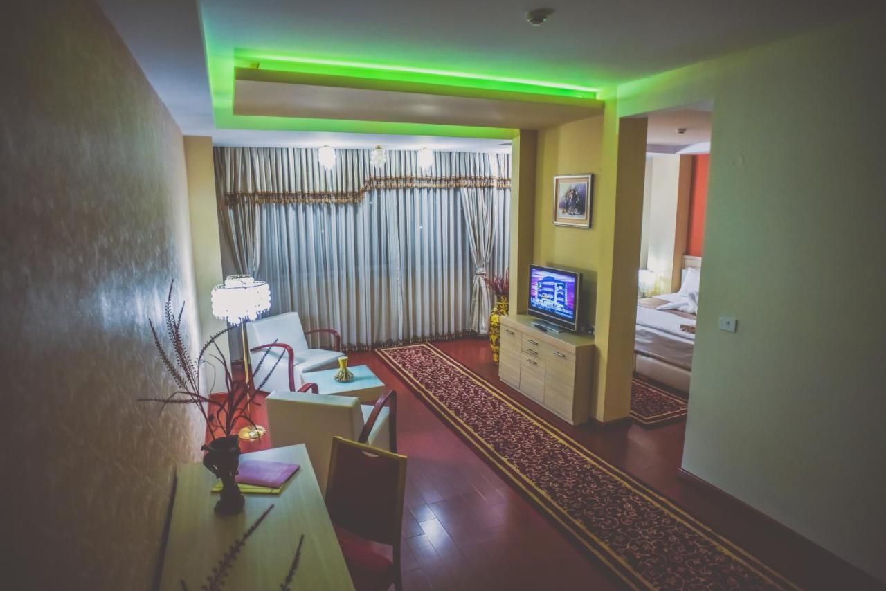 Hotel New Star Skopje Eksteriør billede